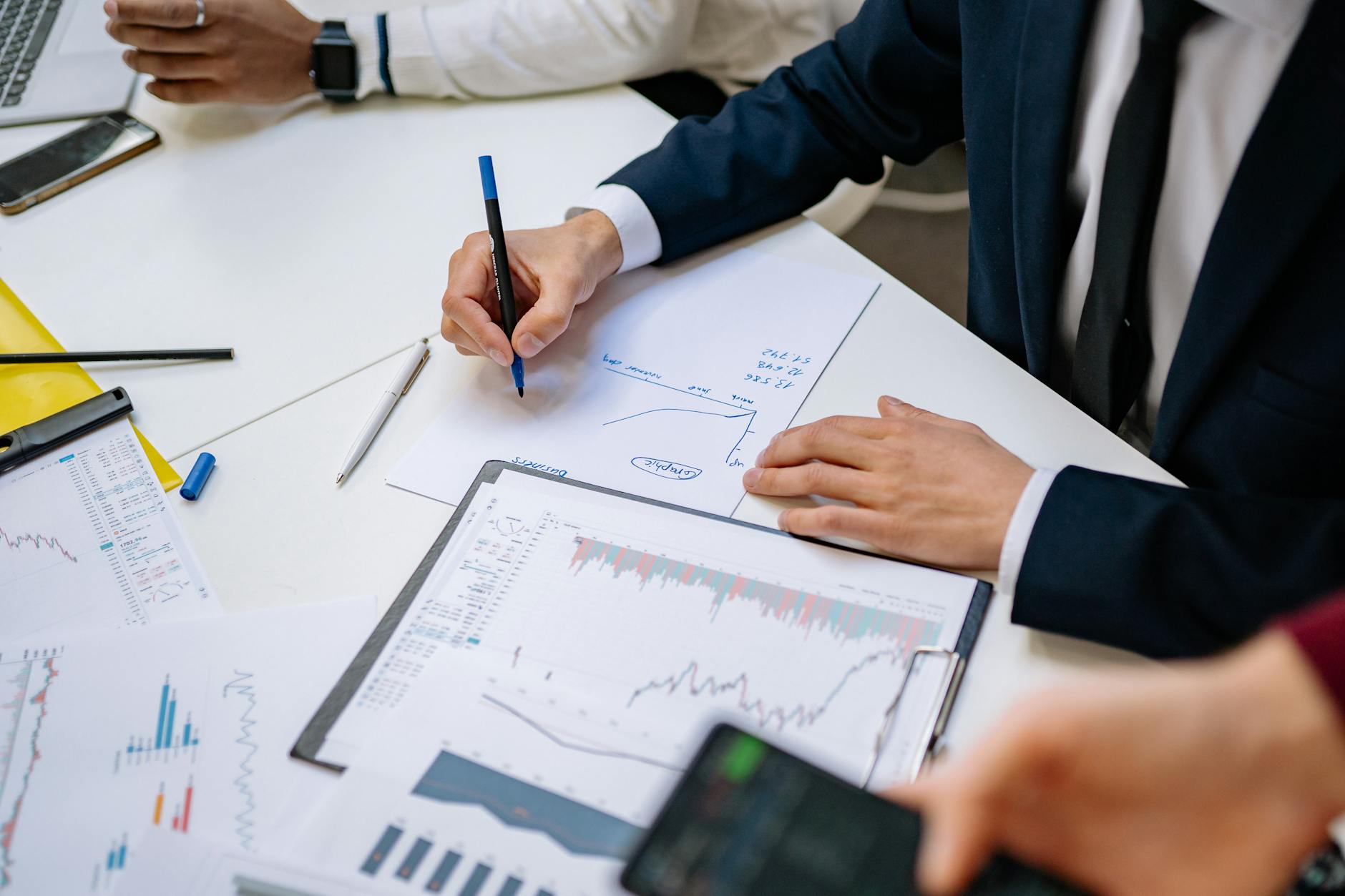 How Does Kinfo's Business Model Create Value?