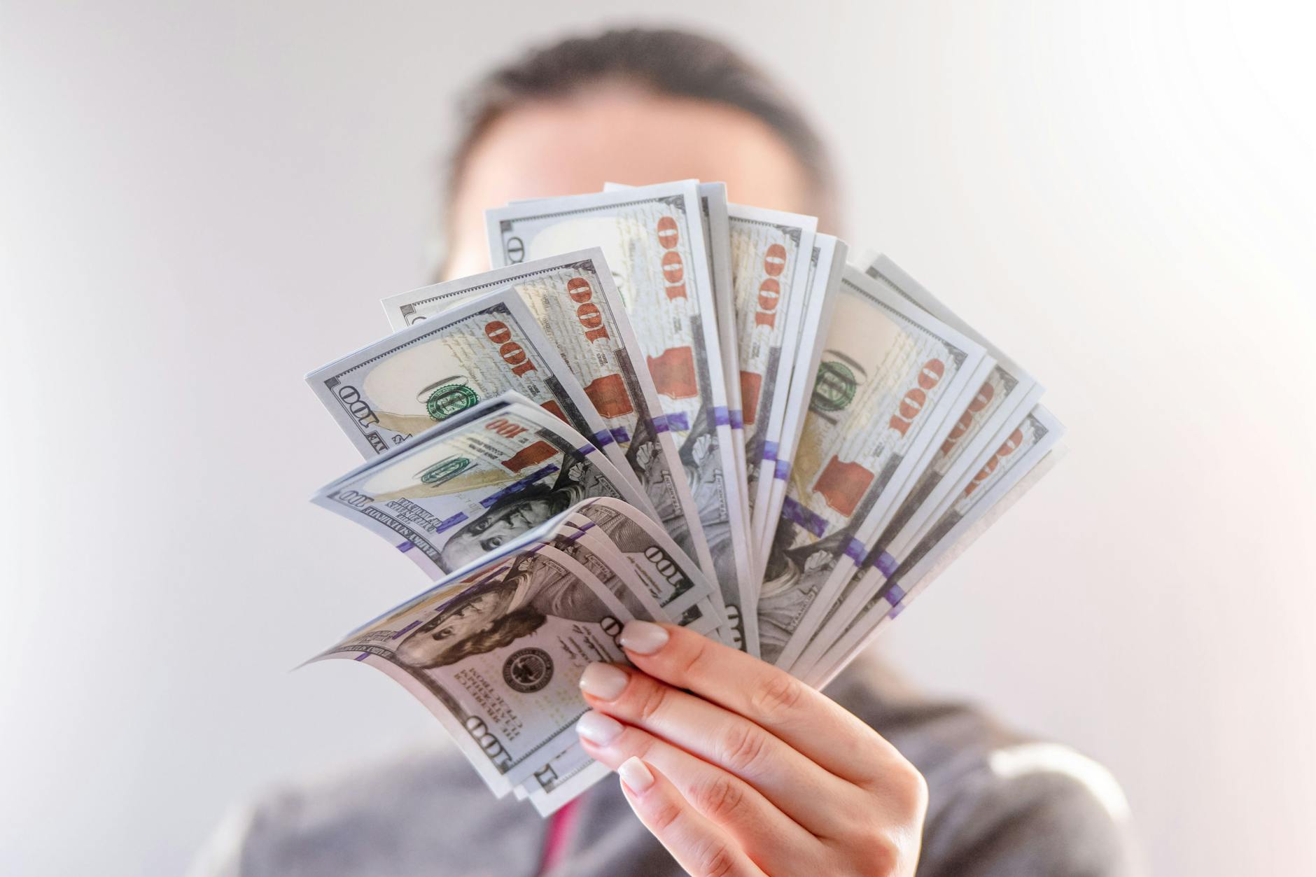 How Much Revenue Does Glassnode Actually Generate?