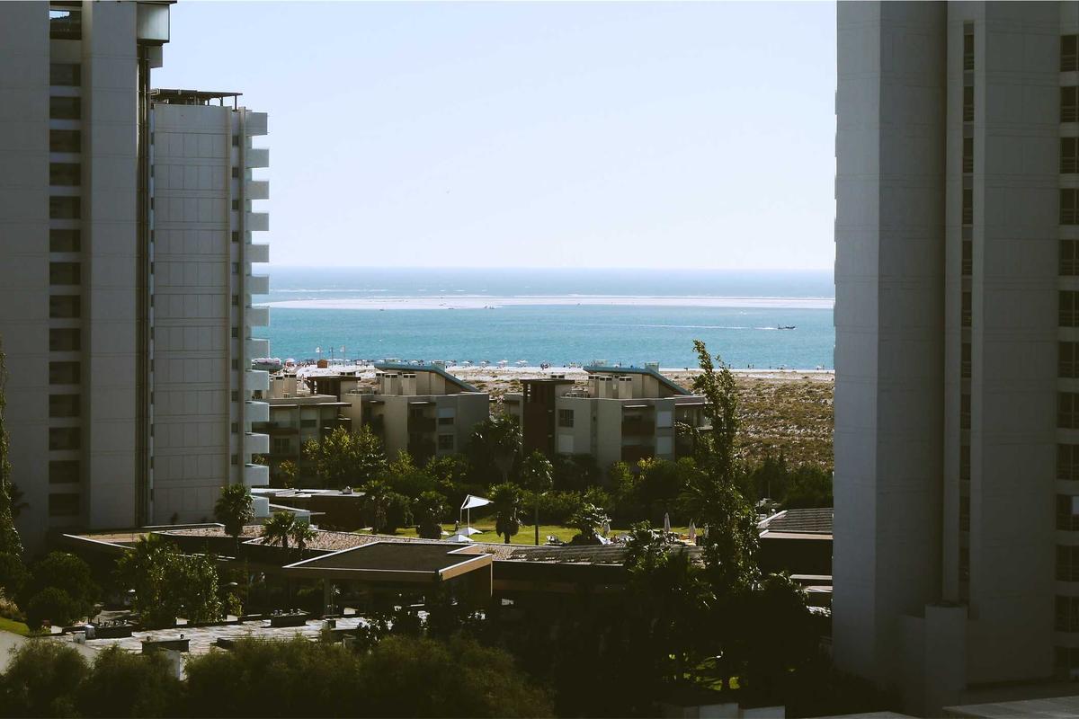 Market Valuation Risks and Limitations