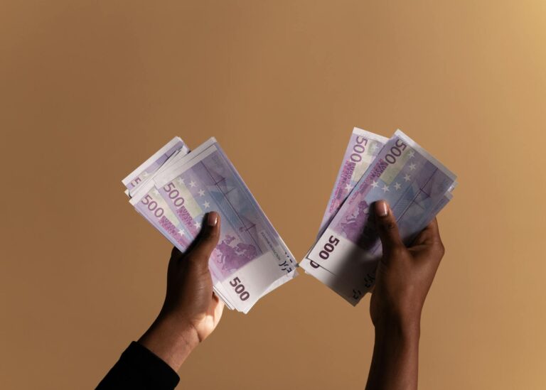 How Much Money Does Erykah Badu Have - Featured image