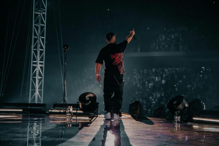What Is the Net Worth of Eminem - Featured image