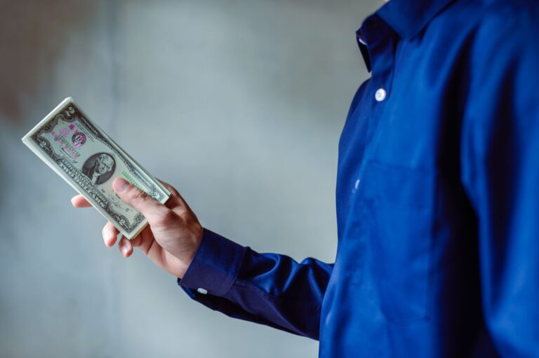 Earnings Net Worth 2026 Guide: ownership, estimates, and uncertainty; Key Facts and Questions to Ask - Featured image